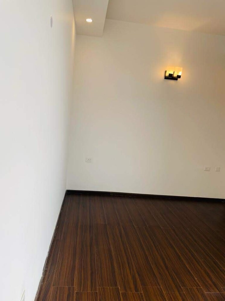 Room, supertech-supernova-nova-residences 3 Bedroom 2106 Sq.Ft. Builder Floor In Sector 94 Noida 8189173