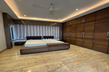 Living Room in 5 BHK Apartment at Kalpataru Horizon, Worli – for Rent