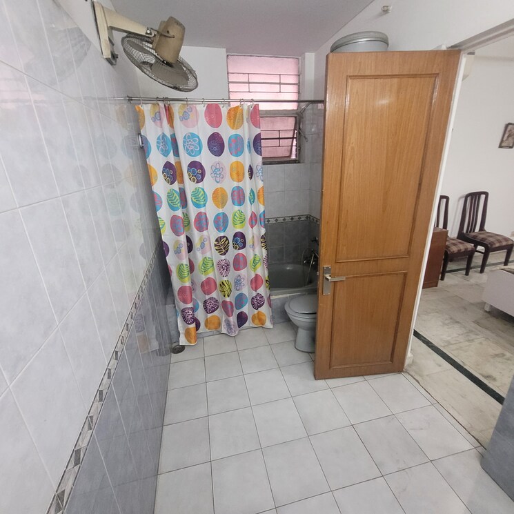 Bathroom, south extension ii 4 Bedroom 45000 Sq.Ft. Independent House In South Extension ii Delhi 8189181