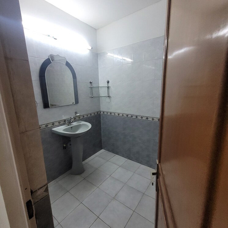 Bathroom, south extension ii 4 Bedroom 45000 Sq.Ft. Independent House In South Extension ii Delhi 8189181