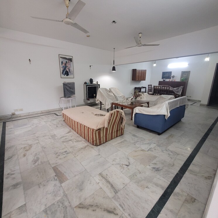 Team Area, south extension ii 4 Bedroom 45000 Sq.Ft. Independent House In South Extension ii Delhi 8189181