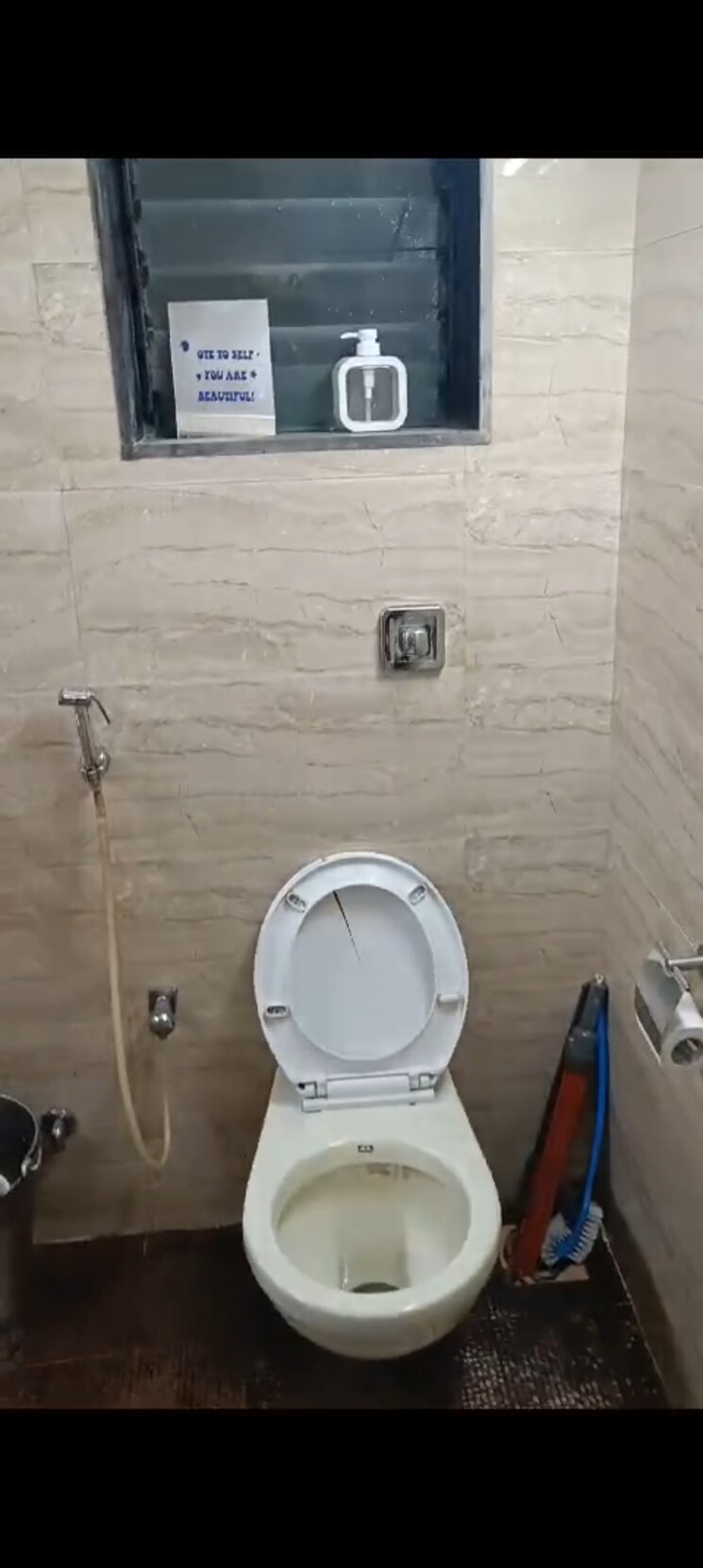 Bathroom, kumar-society 1 Bedroom 400 Sq.Ft. Apartment In Vakola Mumbai 8189189
