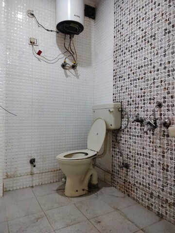 Bathroom in 1 BHK Apartment at Sarita Vihar – for Rent