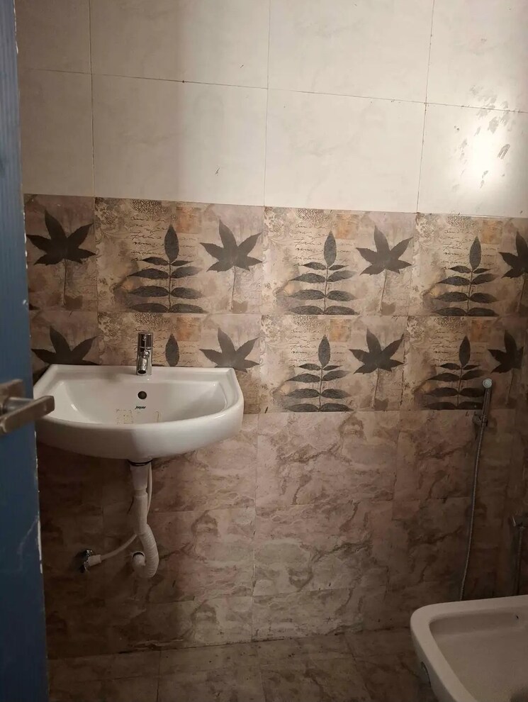 Bathroom, smr-vinay-iconia-hyderabad 4 Bedroom 2925 Sq.Ft. Apartment In Kondapur Hyderabad 8189213