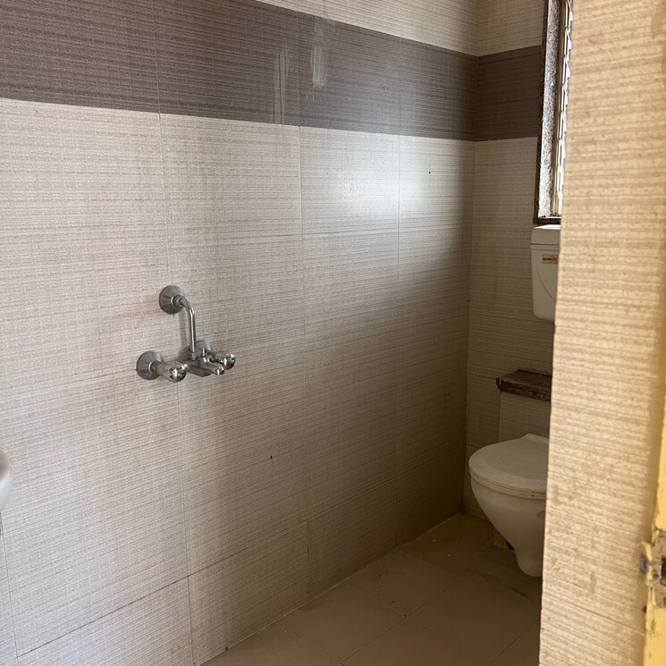 Bathroom, vasant-park-kalyan 2 Bedroom 890 Sq.Ft. Apartment In Wayle Nagar Thane 8189222