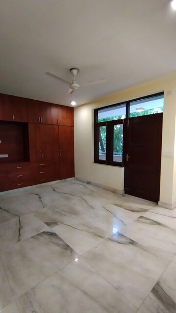 Room in 3 BHK Apartment at Panchsheel Vihar – for Sale
