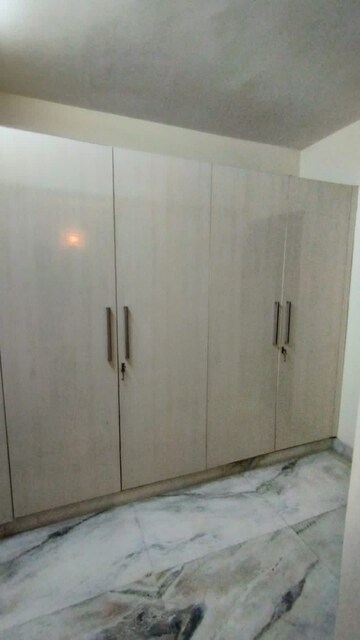 Room in 3 BHK Apartment at Panchsheel Vihar – for Sale