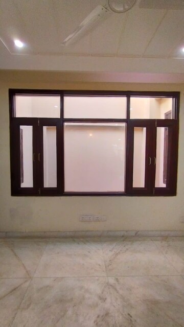 Room in 3 BHK Apartment at Panchsheel Vihar – for Sale