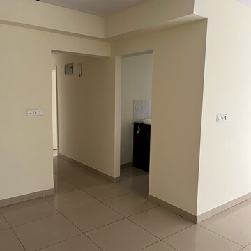 Room in 2 BHK Apartment at Tata Avaha, Dongri – for Rent