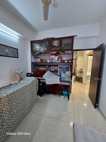 Room in 3 BHK Apartment at Akota – for Sale