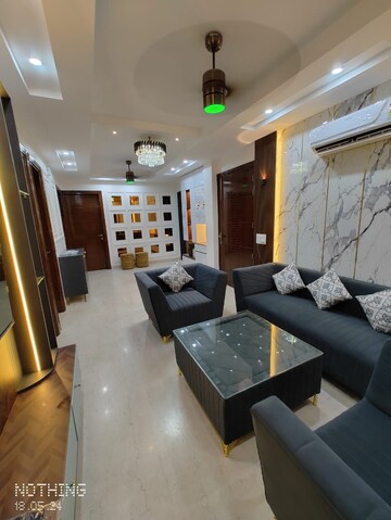 Living Room in 4 BHK Builder Floor at Satyam Plaza, Sector 15 – for Rent