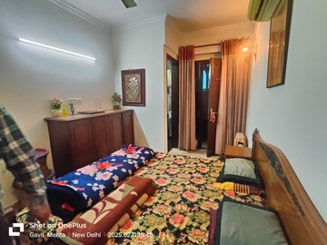 Bedroom in 3 BHK Builder Floor at Saket – for Sale