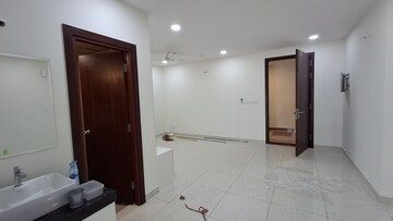 Room in 3 BHK Apartment at Jayabheri The Summit, Narsingi – for Rent
