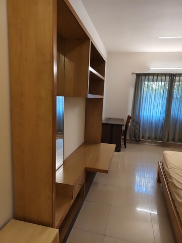 Room in 3 BHK Apartment at Cambridge Layout – for Rent