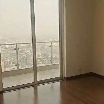 Room in 2 BHK Apartment at M3M Escala, Sector 70a – for Rent
