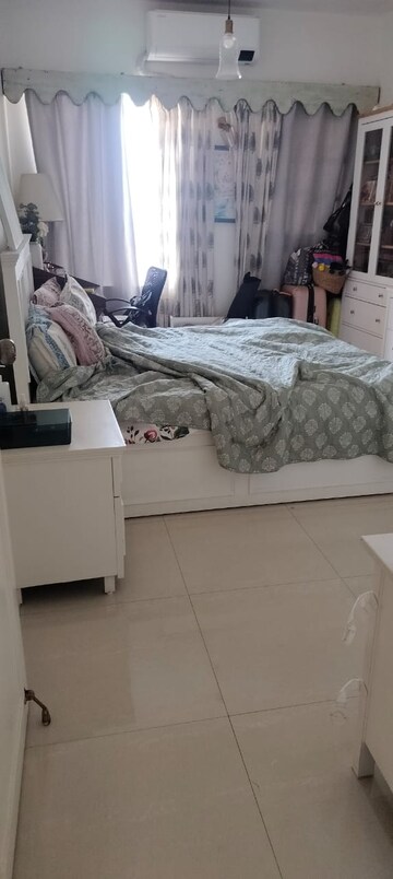 Bedroom in 2 BHK Apartment at Andheri West – for Rent