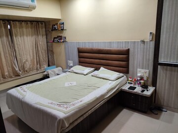 Bedroom in 2.5 BHK Apartment at Evershine Embassy, Andheri West – for Sale