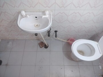 Bathroom in 1 BHK Apartment at Sarita Vihar – for Rent