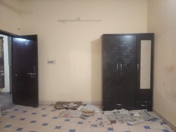 Room in 1 BHK Apartment at Sarita Vihar – for Rent