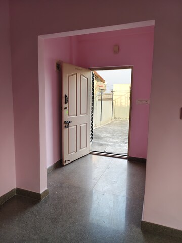 Room in 1 BHK Builder Floor at Halasuru – for Rent