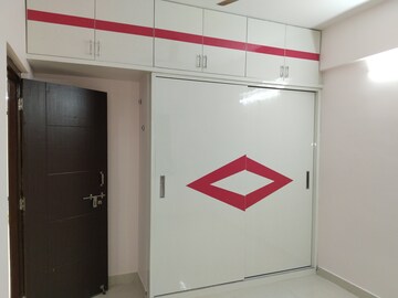 Room in 2 BHK Apartment at Ayyanna Prima, Madhapur – for Rent