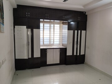 Room in 2 BHK Apartment at Ayyanna Prima, Madhapur – for Rent