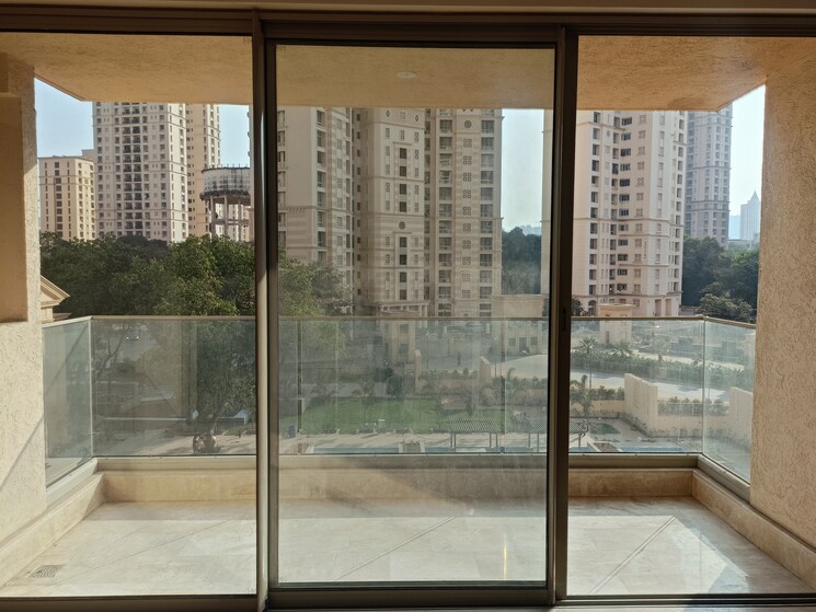 Room, hiranandani-lake-enclave-glendale 3 Bedroom 1091 Sq.Ft. Apartment In Ghodbunder Road Thane 8189623