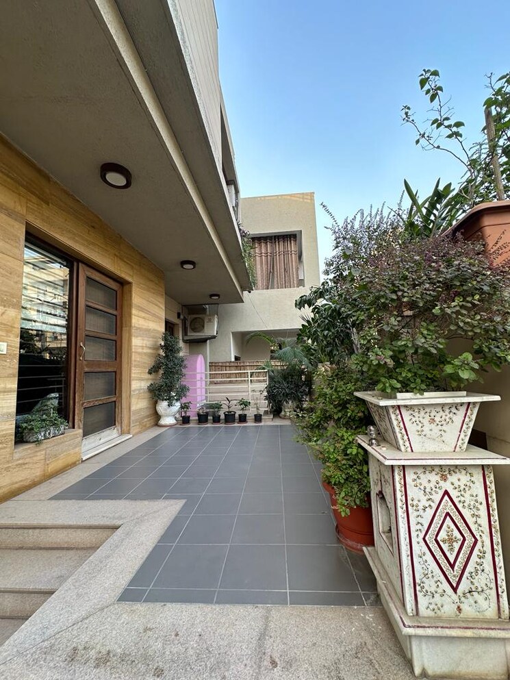 Balcony, vaishali nagar 5 Bedroom 5200 Sq.Ft. Independent House In Vaishali Nagar Jaipur 8189639