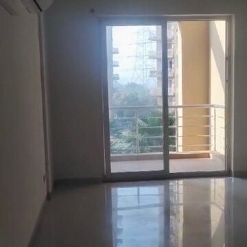 Room in 3 BHK Apartment at Capital The Residences 360, Sector 70a – for Rent
