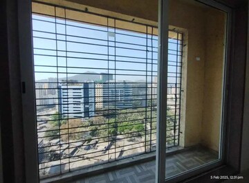 Room in 2 BHK Apartment at Fenkin Belleza, Kasarvadavali – for Sale
