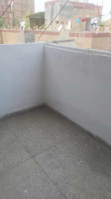 Balcony in 1.5 BHK Apartment at Mayur Vihar – for Rent