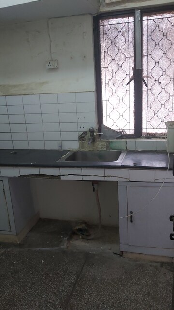 Kitchen in 2.5 BHK Apartment at Mayur Vihar – for Rent