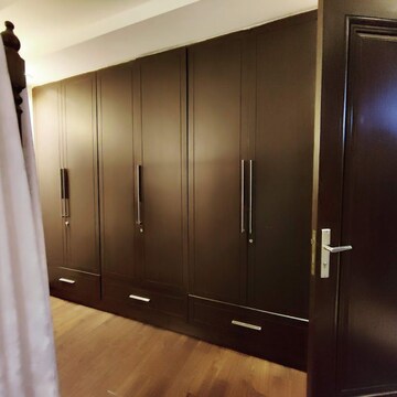 Furnished Amenities in 3 BHK Builder Floor at Kailash Colony – for Rent