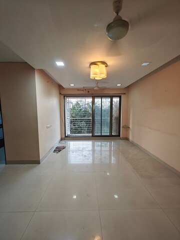 Room in 3 BHK Apartment at Beverly Park, Nerul – for Sale