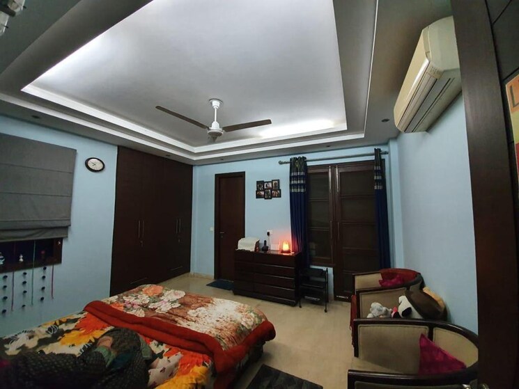 Bedroom, anand vihar 4 Bedroom 3250 Sq.Ft. Builder Floor In Anand Vihar Delhi 8189820