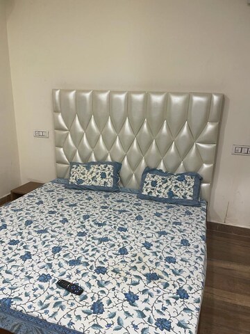 Bedroom in 2 BHK Builder Floor at Sunshine Enclave, Vip Road – for Rent