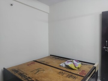 Room in 2 BHK Apartment at Mohan Cooperative Industrial Estate – for Rent
