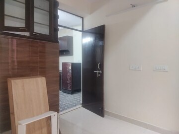 Room in 2 BHK Apartment at Mohan Cooperative Industrial Estate – for Rent