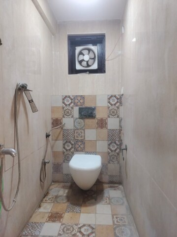 Bathroom in 2 BHK Apartment at Mohan Cooperative Industrial Estate – for Rent
