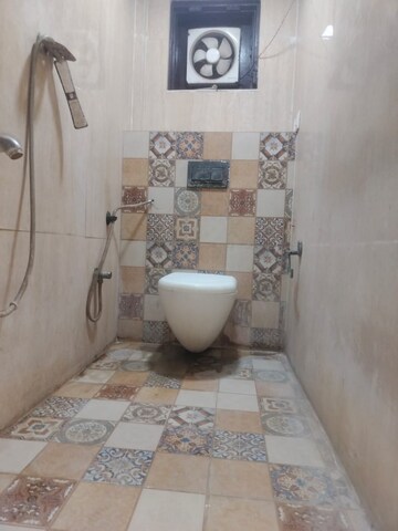 Bathroom in 2 BHK Apartment at Mohan Cooperative Industrial Estate – for Rent