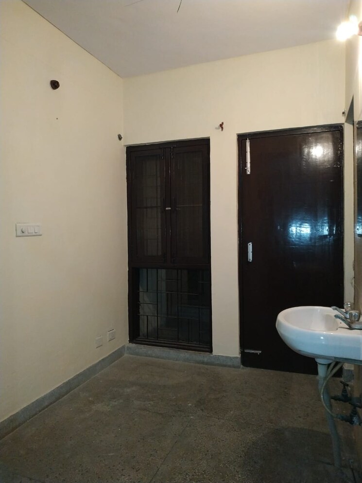 Bathroom, molarband 1 Bedroom 516 Sq.Ft. Apartment In Molarband Delhi 8189839