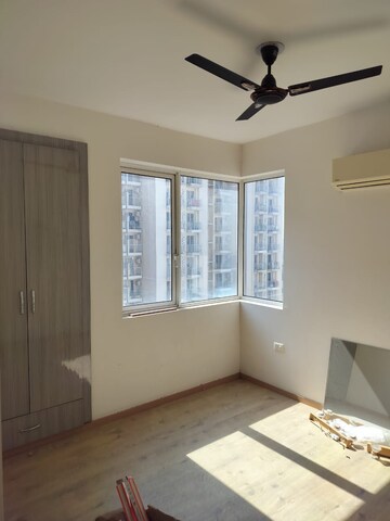 Room in 3.5 BHK Apartment at Experion The Heart Song, Sector 108 – for Rent