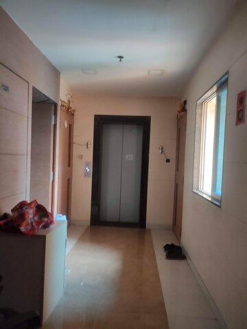 Lift in 2 BHK Apartment at Veena Serenity, Chembur – for Sale