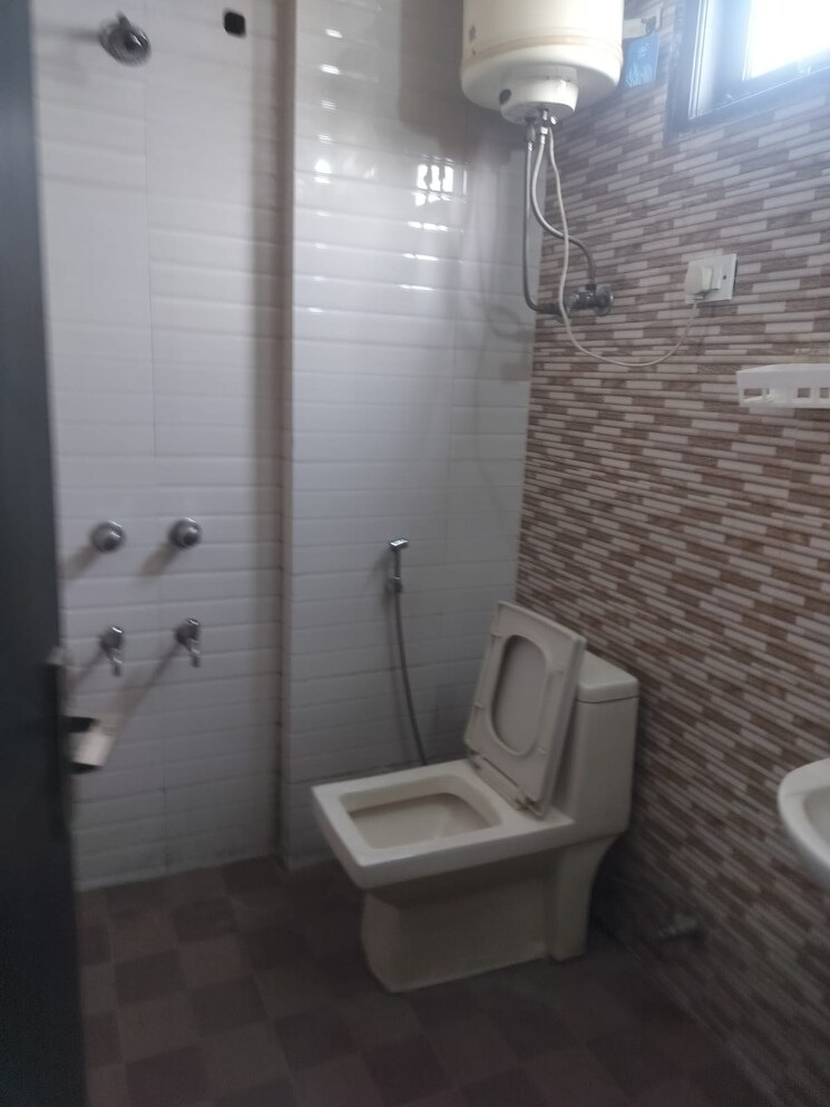 Bathroom, hauz khas 3.5 Bedroom 1800 Sq.Ft. Apartment In Hauz Khas Delhi 8190054