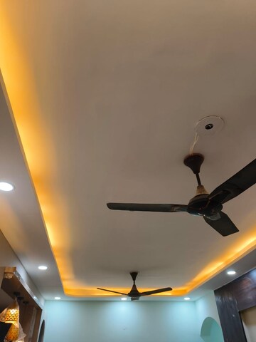 Furnished Amenities in 3 BHK Builder Floor at Sector 9a – for Rent