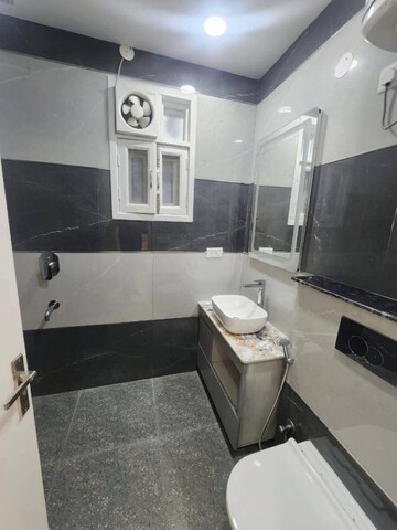 Master Bedroom in 3 BHK Apartment at Cosmos Executive, Sector 3 – for Rent