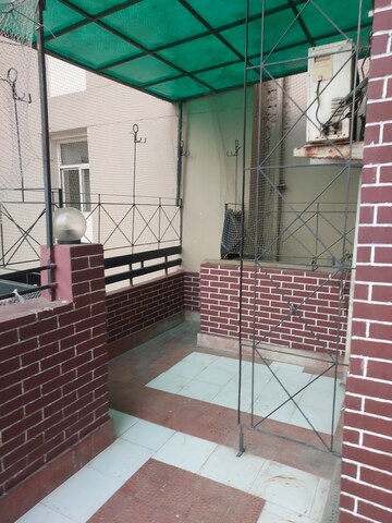 Staircase in 2 BHK Apartment at Ansal Sushant Estate, Sector 52 – for Rent