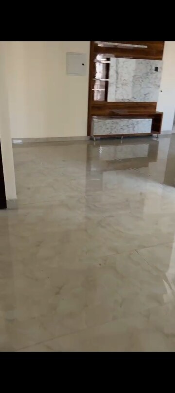 Room in 2 BHK Apartment at VVIP Mangal, Raj Nagar Extension – for Rent