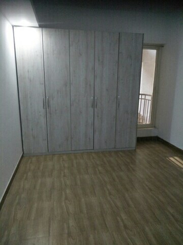 Room in 3.5 BHK Apartment at Supertech ORB, Sector 74 – for Rent
