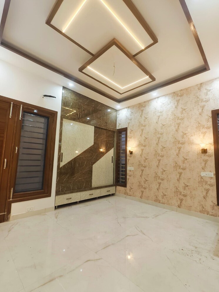 Room, sector 125 4 Bedroom 150 Sq.Yd. Independent House In Sector 125 Mohali 8190163